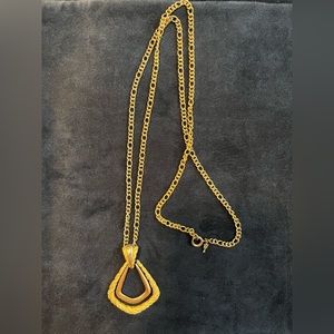 Vintage Trifari Gold Tone Door Knocker Rounded Triangle Necklace